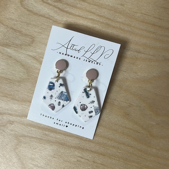 #090 Handmade- Gold Post Adventure Dangle - Picture 3 of 5